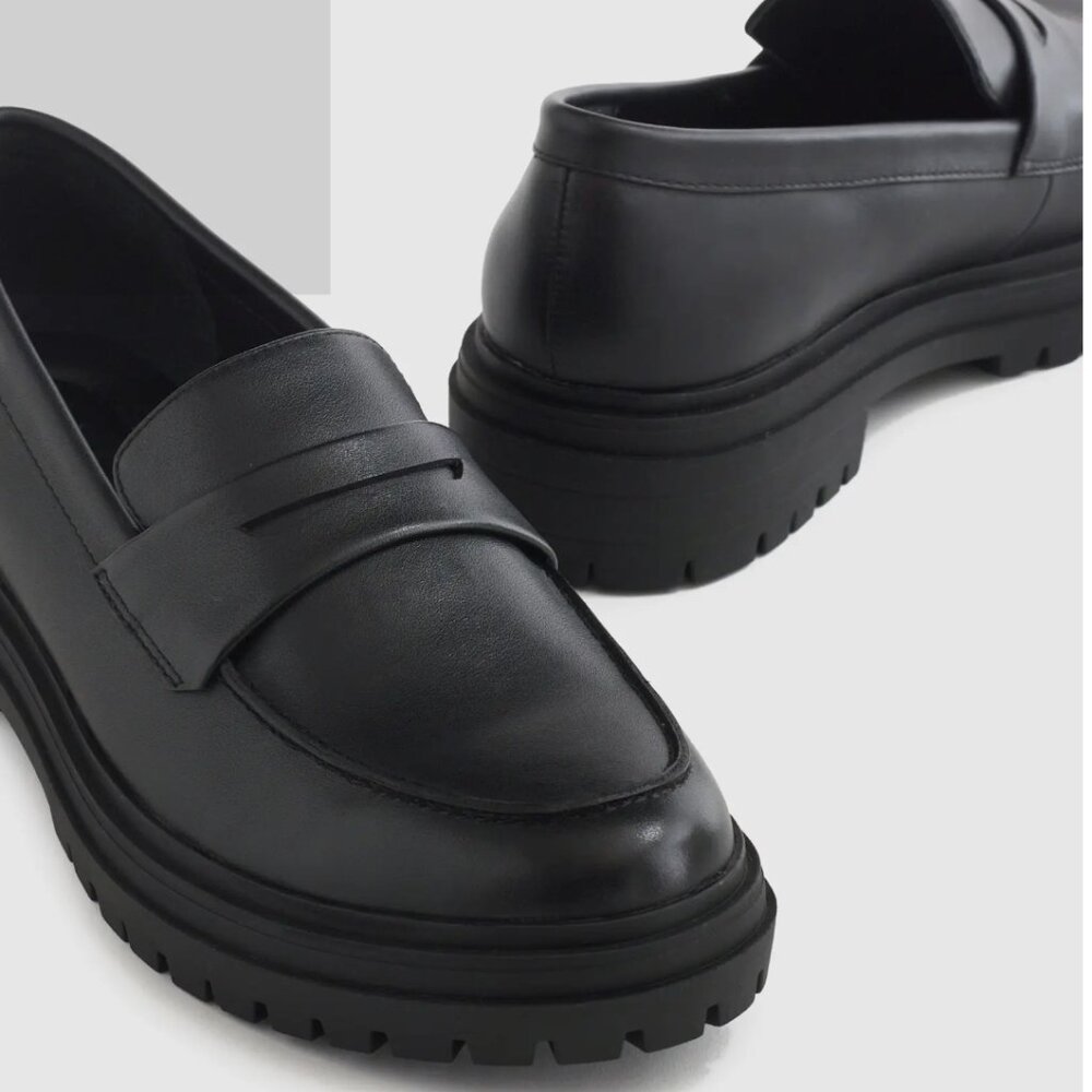 NWOT! Quince Italian Leather Lug Sole Loafer in Black and Size 7.5